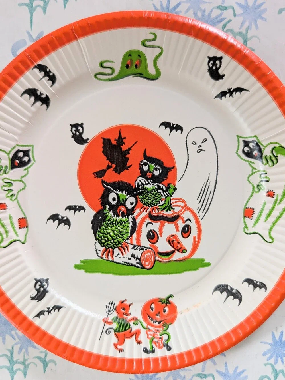 Vintage 50's 60's Halloween Party Scalloped Paper Plate Owl Ghosts Devil  Retro